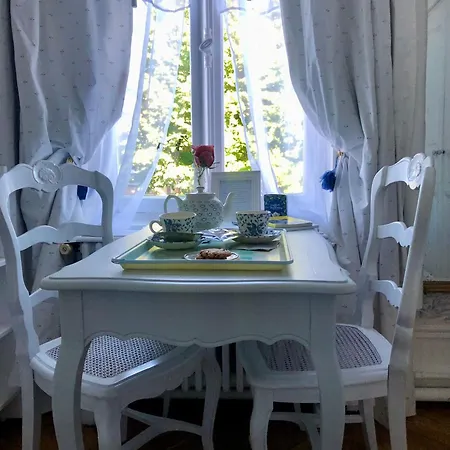 La Gloriette Bed and Breakfast *